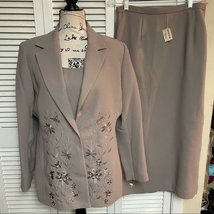 New with tags Maxie Klein Skirt suit